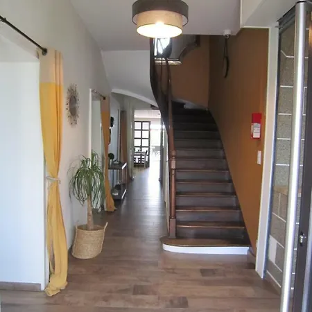 Le Camelia Hotel *